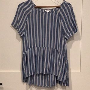 Arizona high low ruffled hemmed top size M